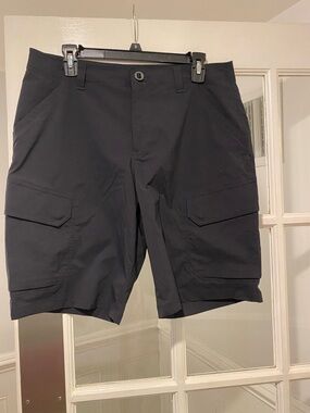 Under Armor size 34 shorts good condition